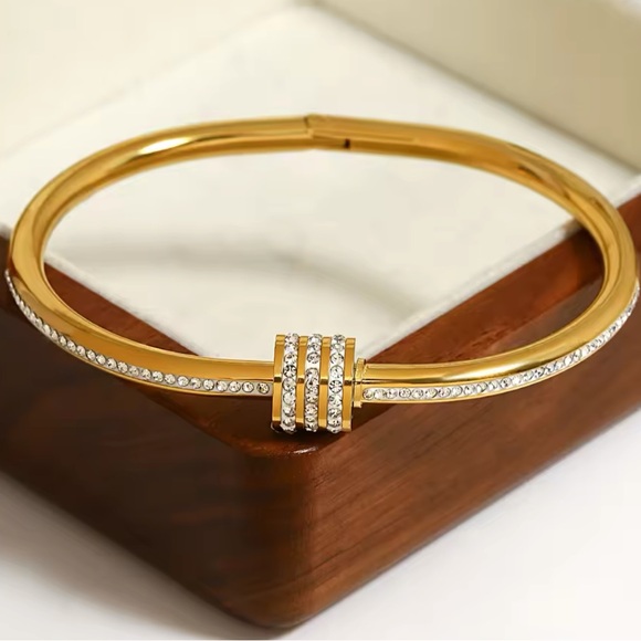 Lorette-Chic(GOLD)Rhinestone Zircon Beads Stainless Steel Gold Plated Bracelet - Picture 3 of 13